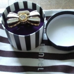 RARE Henri Bendel Bow Ring